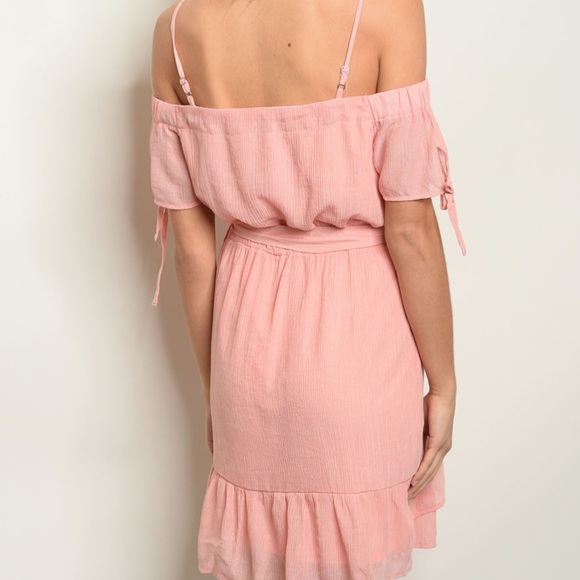 STUNNING ruffle off shoulder dress - Dress - Picture 3 of 5